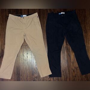 Men’s Old Navy khaki pants